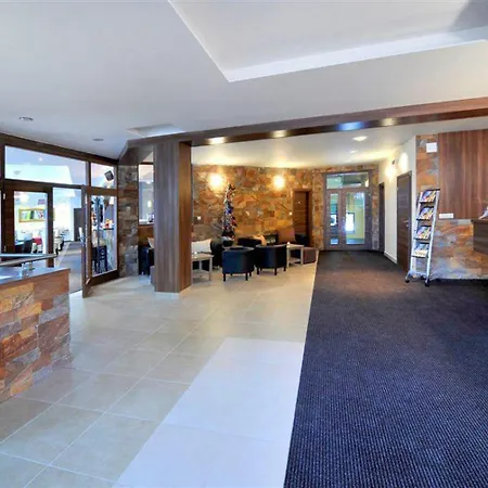 Apartament 44 *