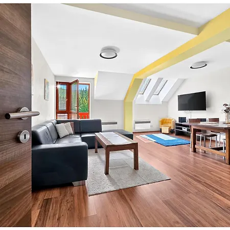 Apartament 44 *
