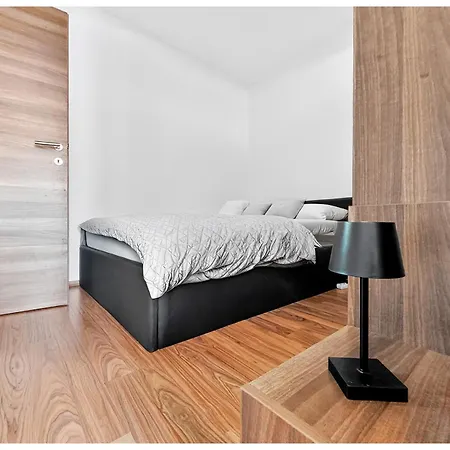 44 Apartament *